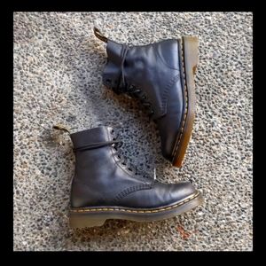 Dr. Martens Pascal 1460 BOOTS